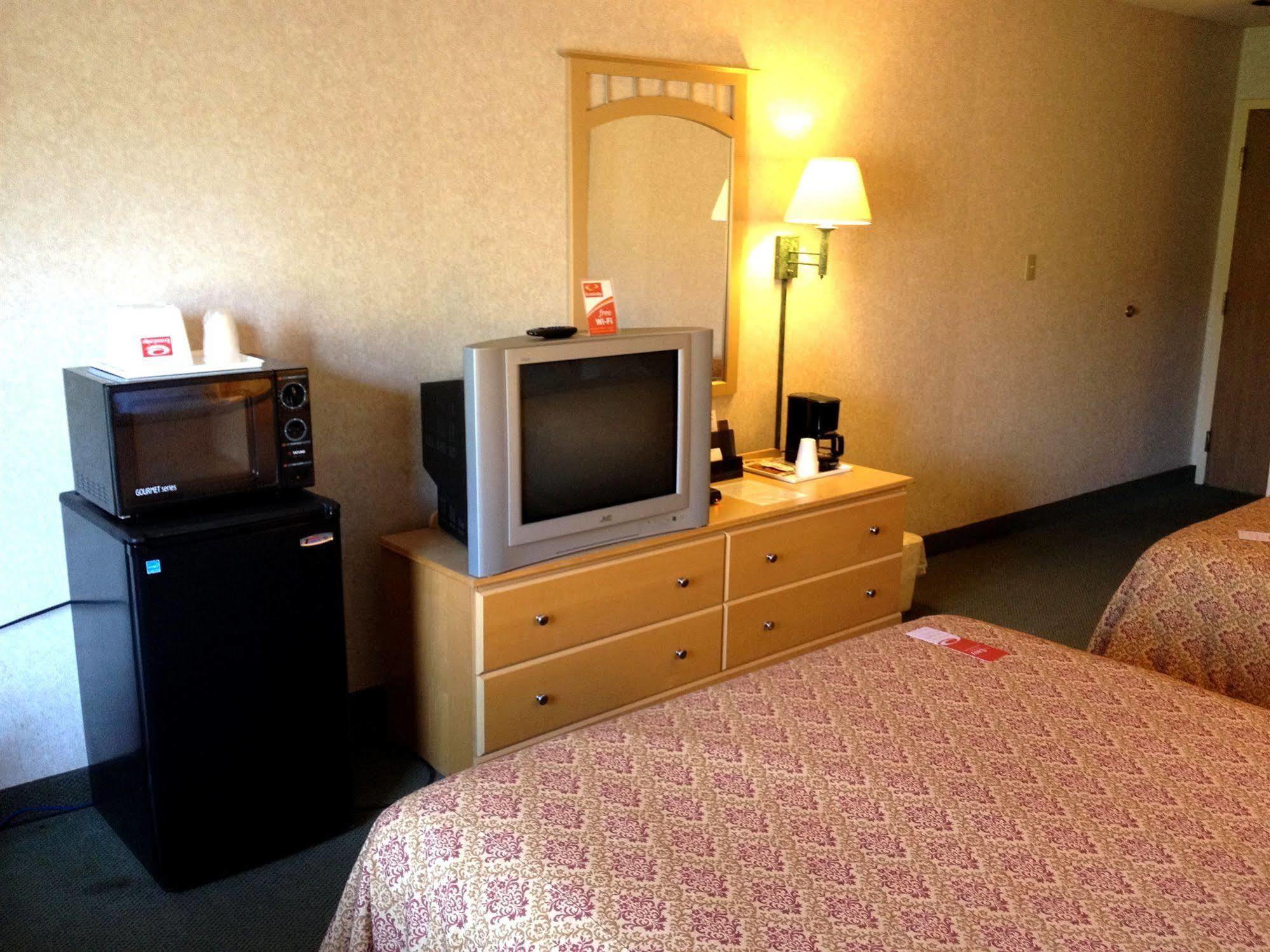 Econo Lodge Painted Post - Corning Bagian luar foto